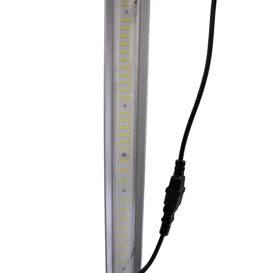 LUMii XLED 720W LED fixture with built-in driver, 1700 µmol/s output at 2.4 µmol/J efficiency, with full 0-100% dimming control.