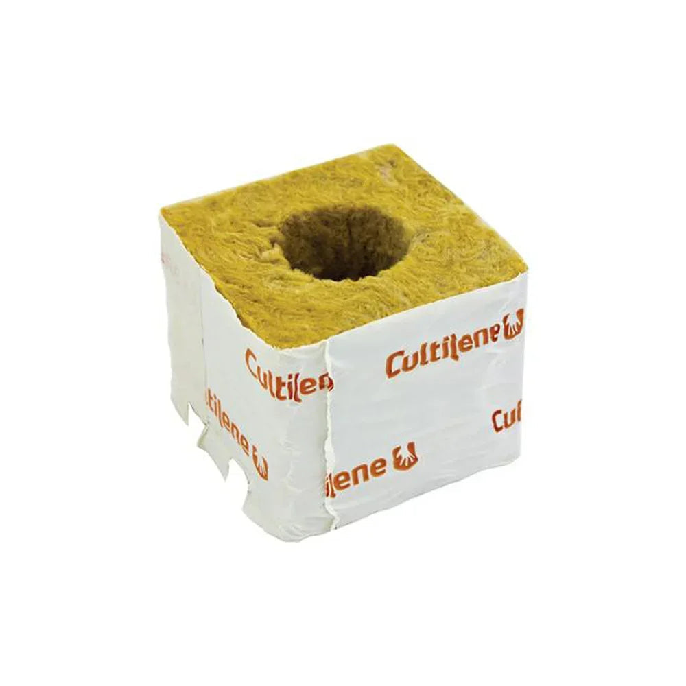 The Rockwool Cube with Large Hole is ideal for use with the larger Rockwool cubes or round Rockwool plugs. The cubes have an