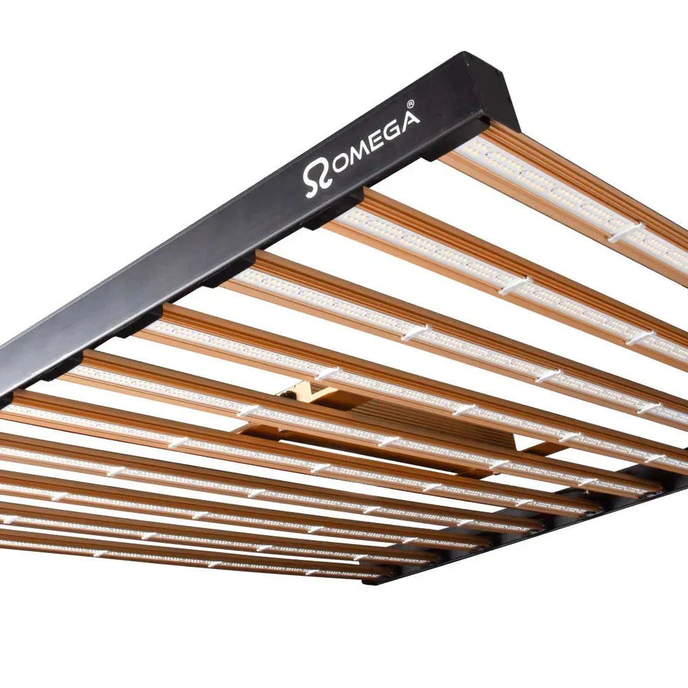 Omega Infinity 1000W 3.0 Pro LED grow light with a 10-bar design, 3099 µmol/s PPF and 3.0 µmol/J efficiency, IP65 rated.