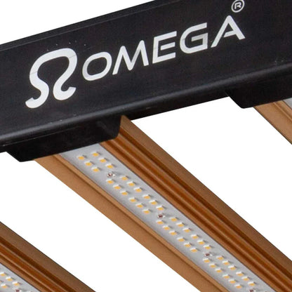 Omega Infinity 1000W 3.0 Pro LED grow light with a 10-bar design, 3099 µmol/s PPF and 3.0 µmol/J efficiency, IP65 rated.