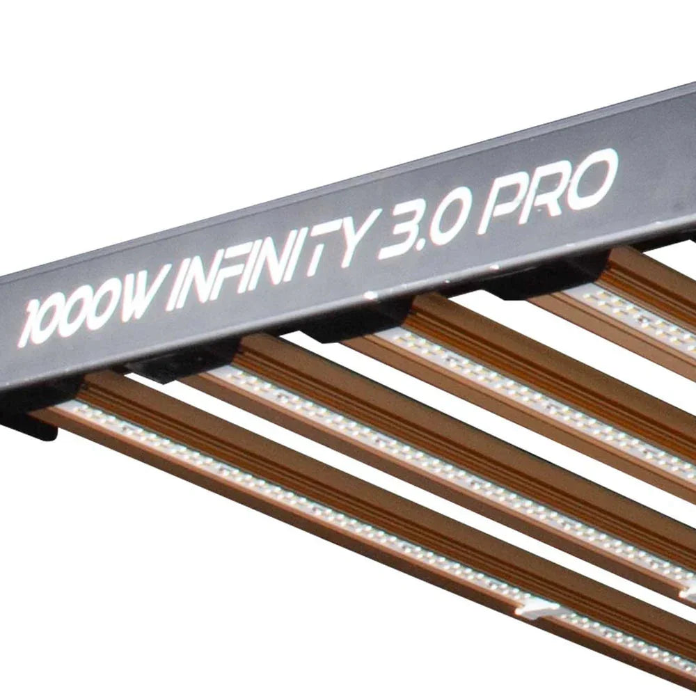 Omega Infinity 1000W 3.0 Pro LED grow light with a 10-bar design, 3099 µmol/s PPF and 3.0 µmol/J efficiency, IP65 rated.