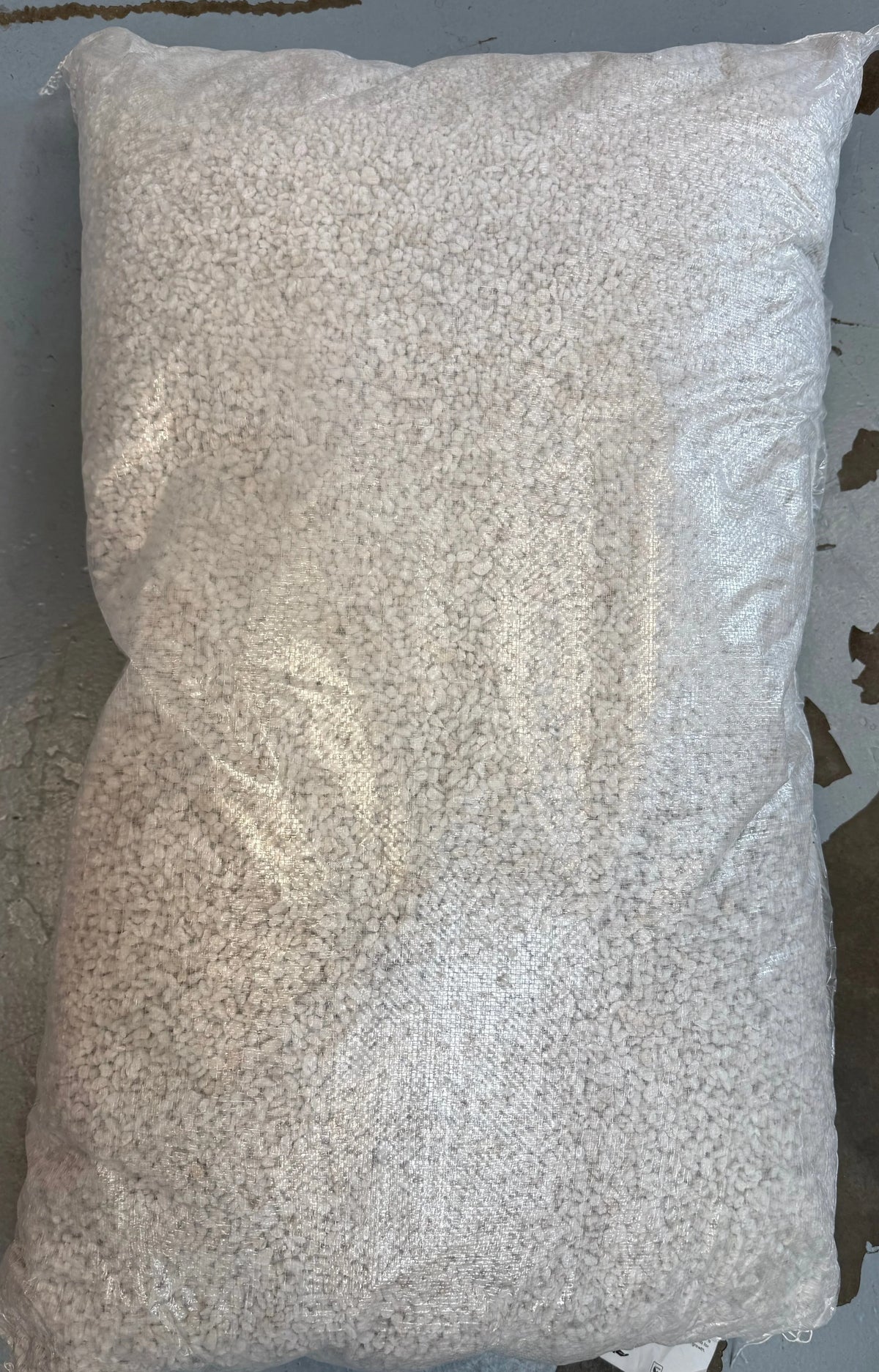 PLEASE NOTE THAT THE BAG MAY BE WHITE DUE TO SHORTAGES OF STOCK IN UK IN STOCK = IF YOUR ARE ABLE TO PURCHASE (AS OPPOSED TO